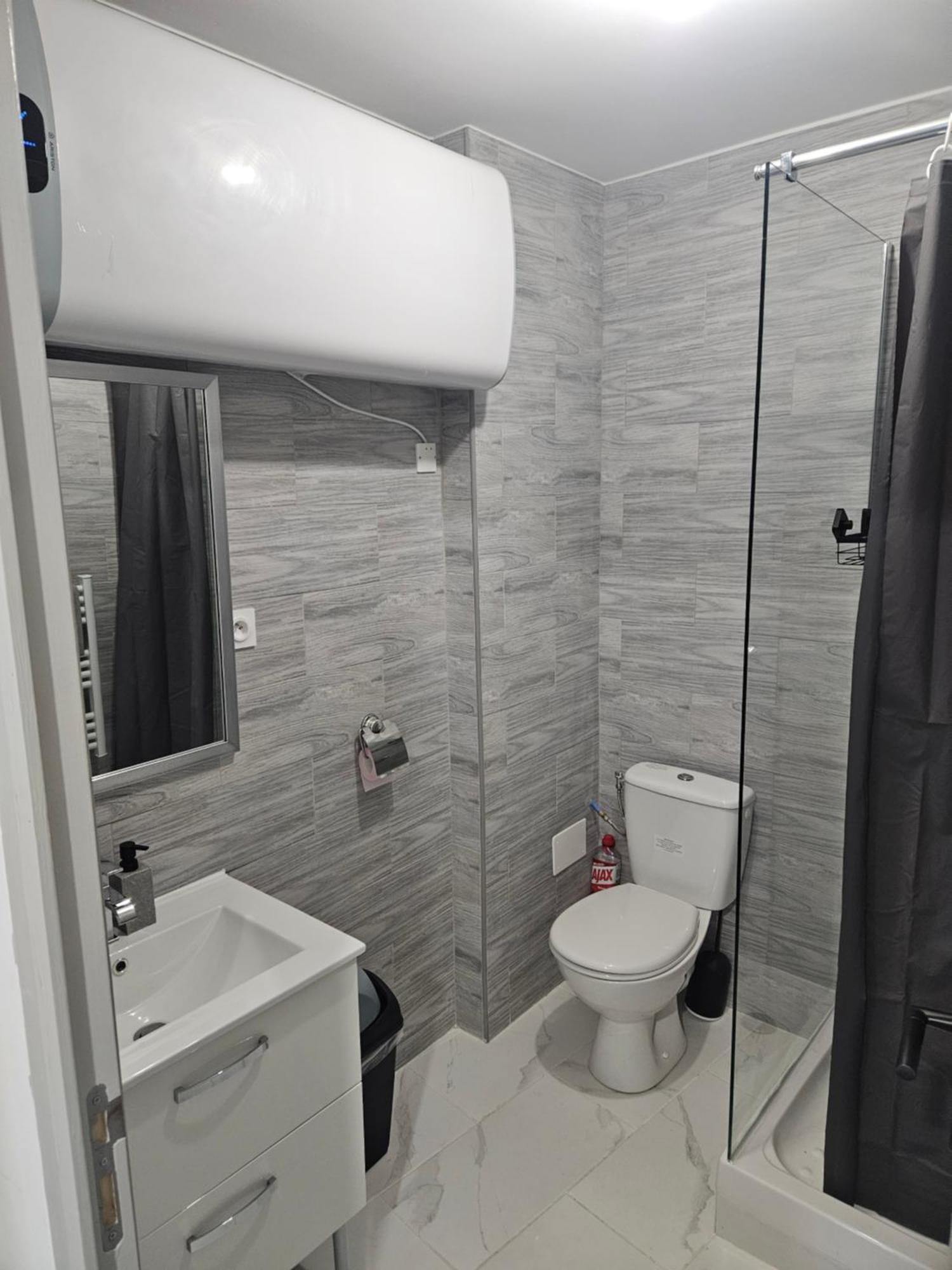 T2 Moderne, Calme Et Entierement Renove. Διαμέρισμα Μπεζιέ Εξωτερικό φωτογραφία